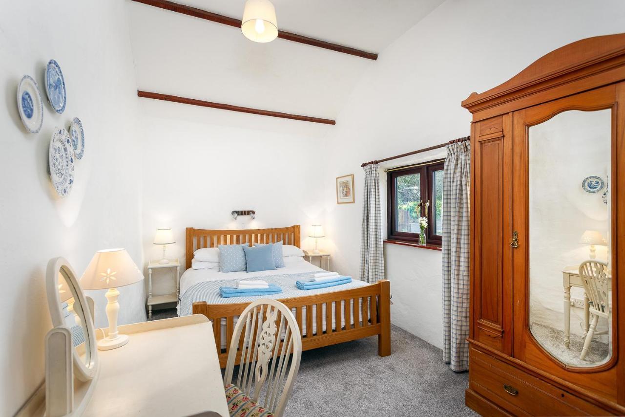 The Snug At Cornish Barn Holidays Truro Eksteriør billede